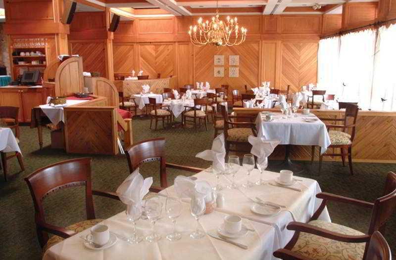 Pinestone Resort, Conference Centre, Spa & Golf Course Haliburton Restoran fotoğraf