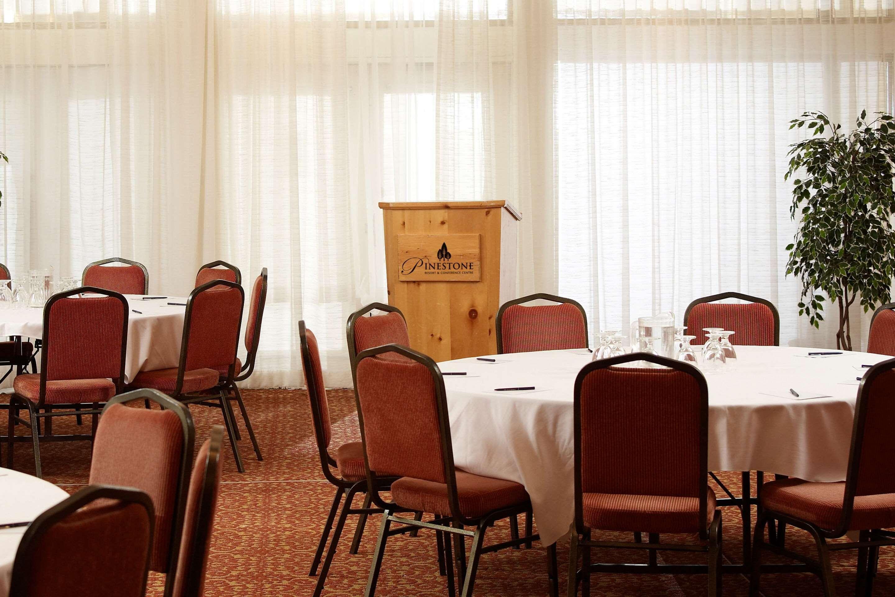 Pinestone Resort, Conference Centre, Spa & Golf Course Haliburton Dış mekan fotoğraf